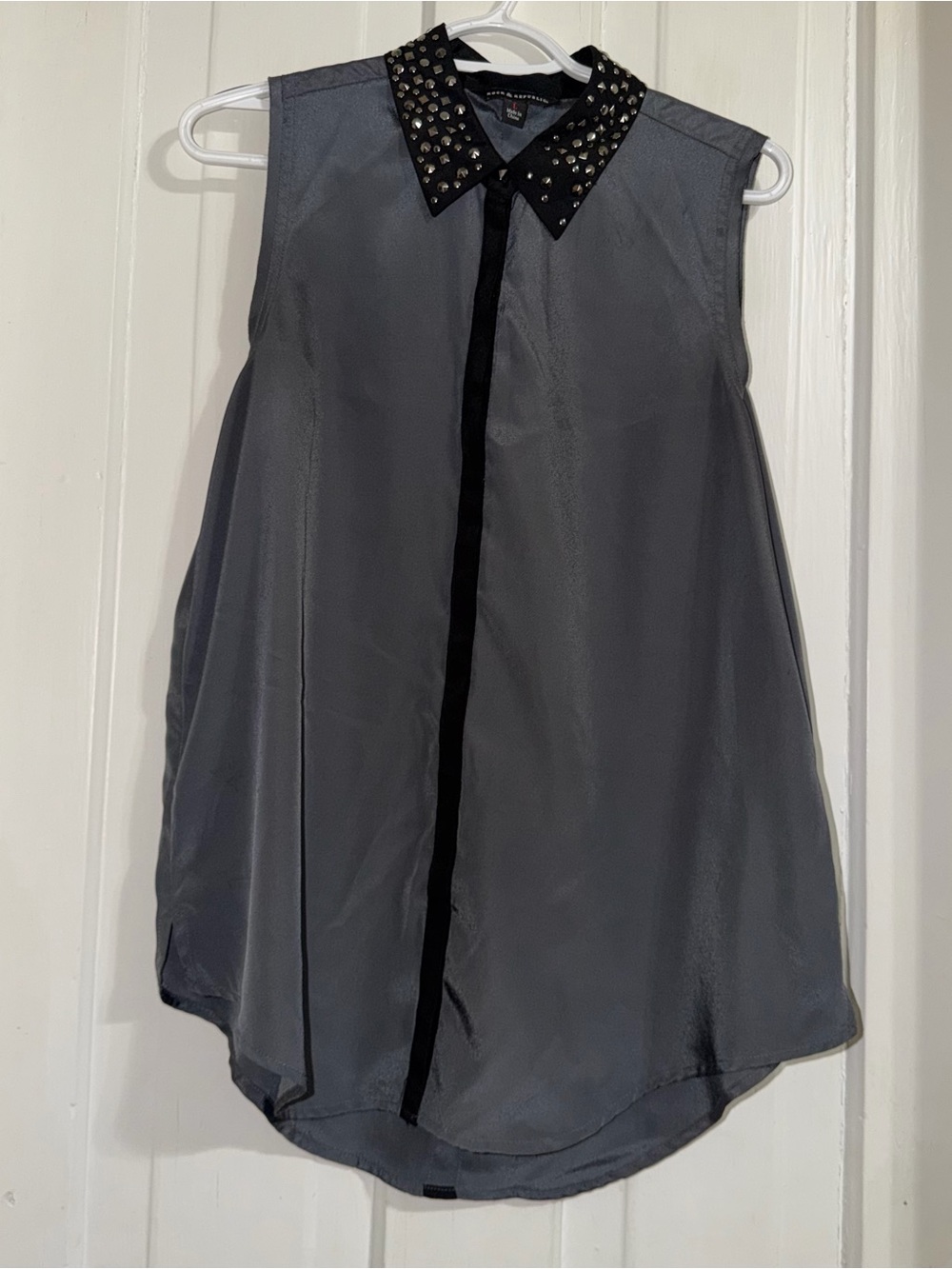Women's size large tank top shirt Rock & Republic Studded collar